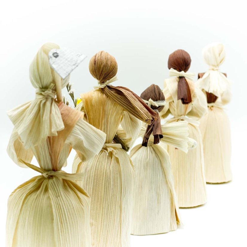 Corn husk doll - purple bouquet