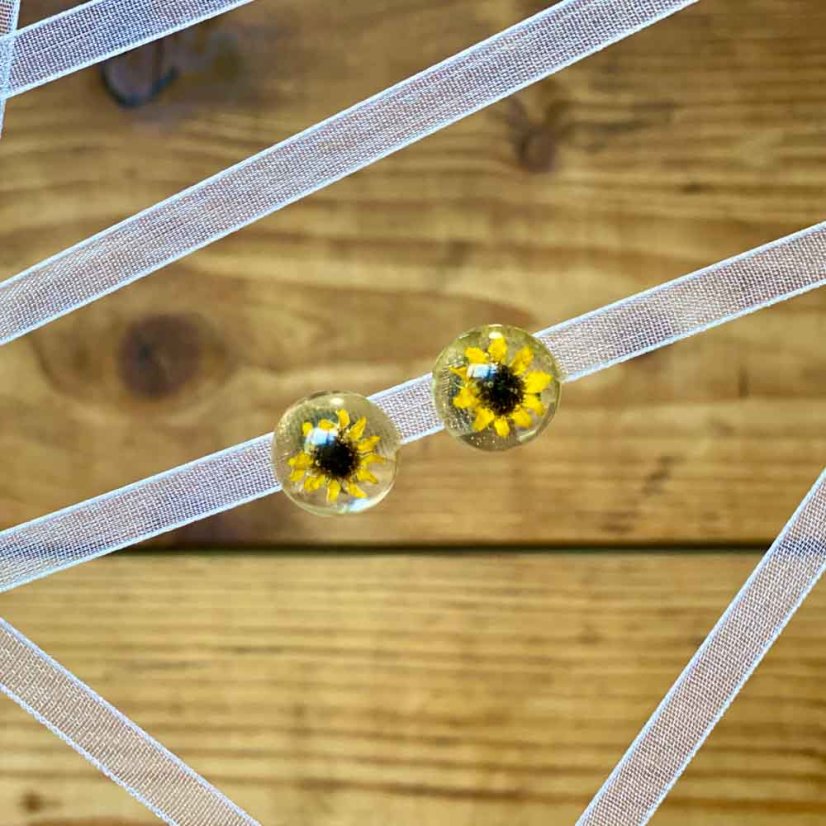 Floral Stud Earrings - motif 3